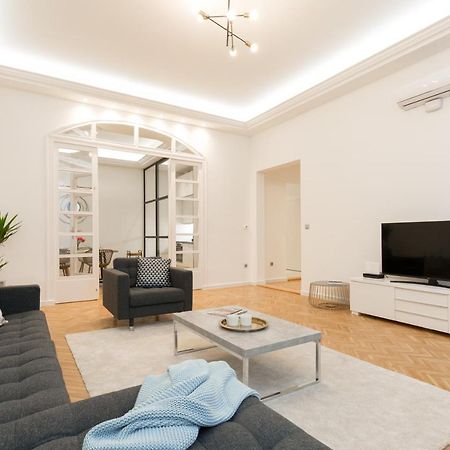 Space And Style In The Heart Of Budapest W 2Br&2Bt Exteriör bild