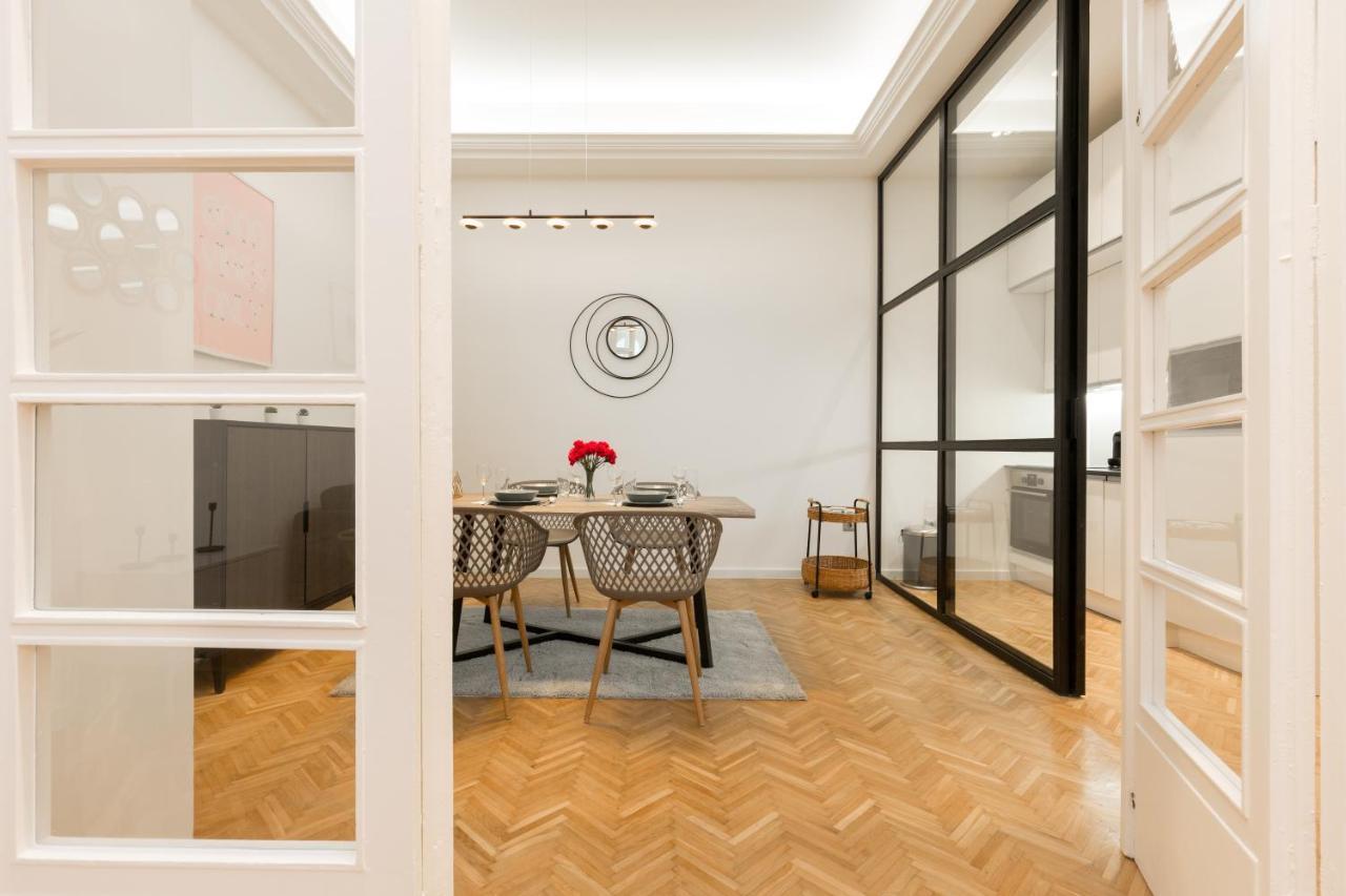 Space And Style In The Heart Of Budapest W 2Br&2Bt Exteriör bild
