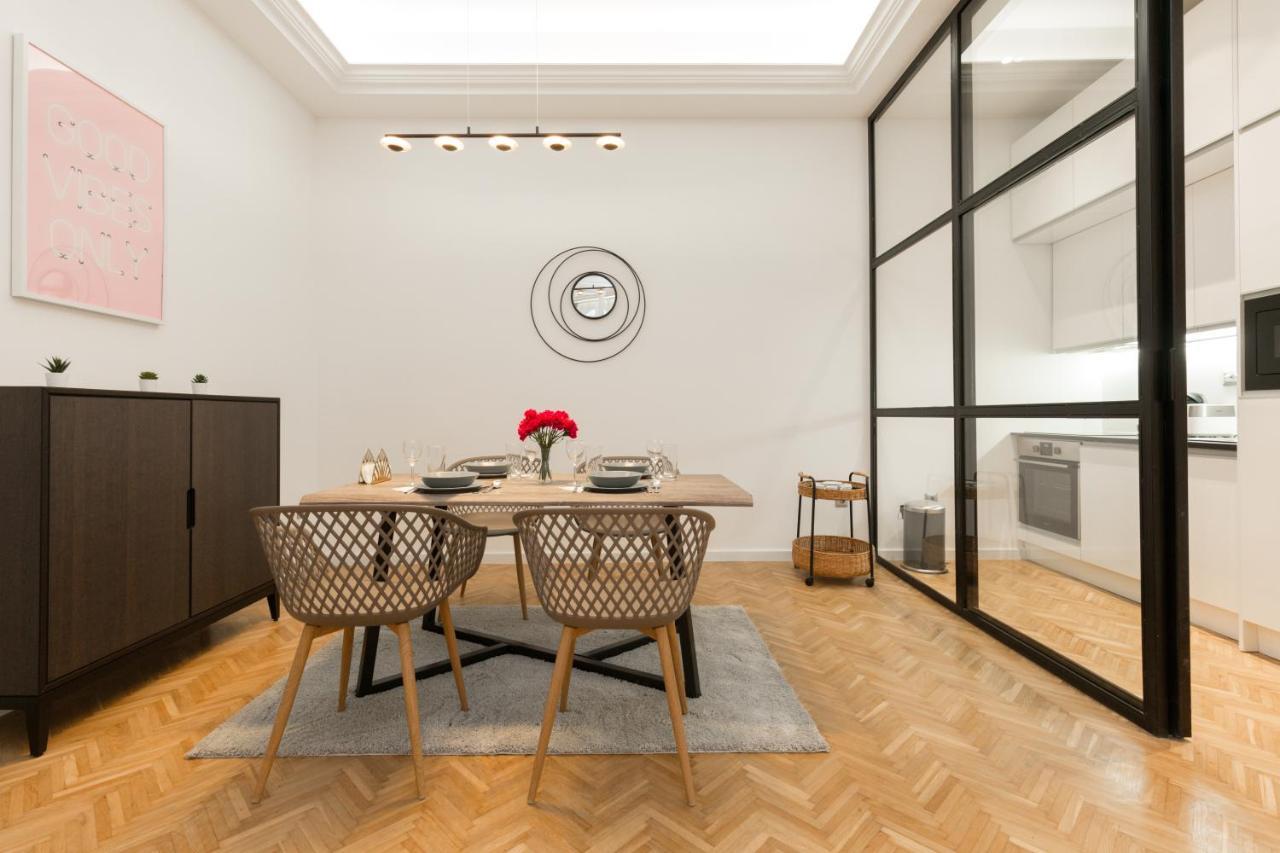 Space And Style In The Heart Of Budapest W 2Br&2Bt Exteriör bild