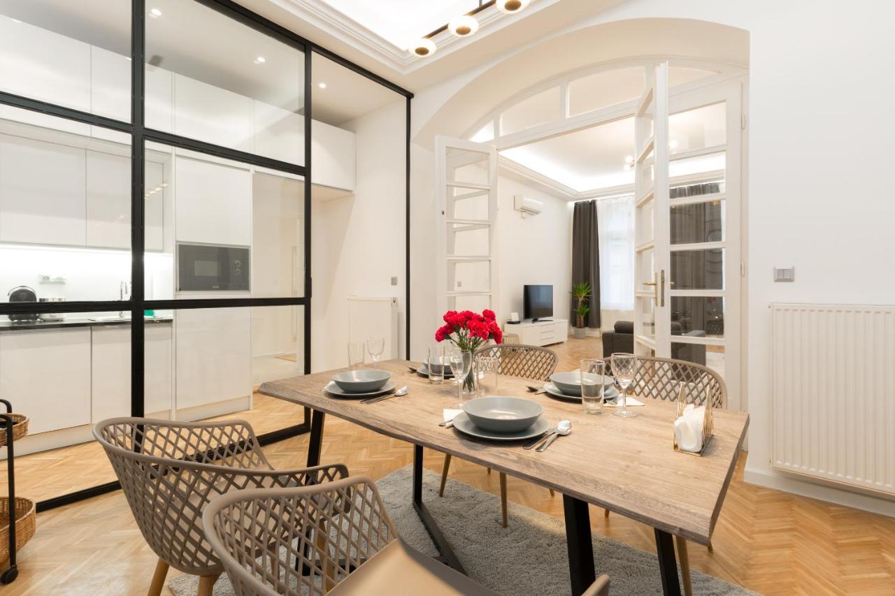 Space And Style In The Heart Of Budapest W 2Br&2Bt Exteriör bild