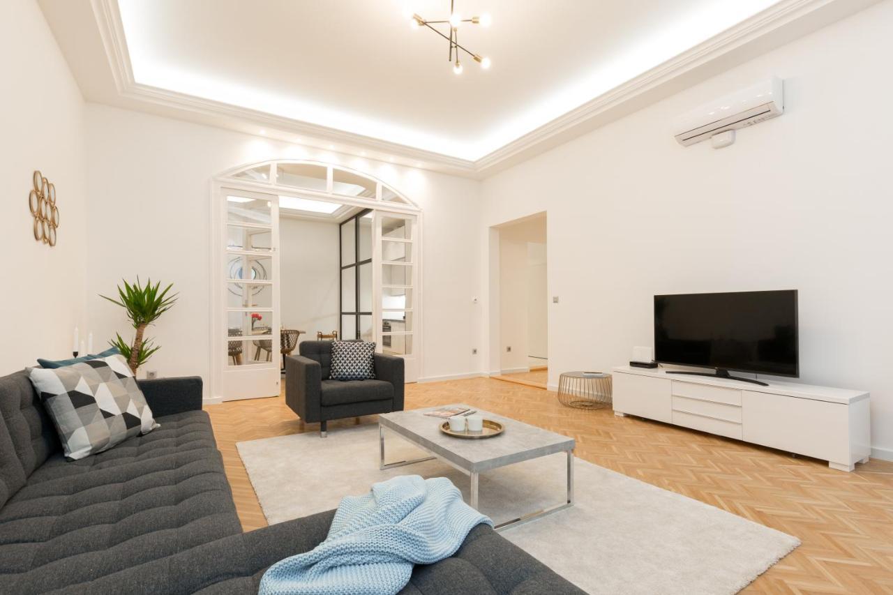 Space And Style In The Heart Of Budapest W 2Br&2Bt Exteriör bild
